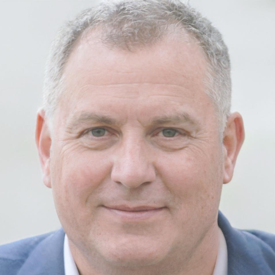 Harrison Elmslie, Founder and Financial Analyst